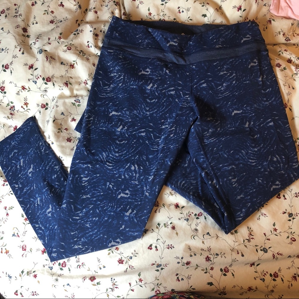 Athletic leggings